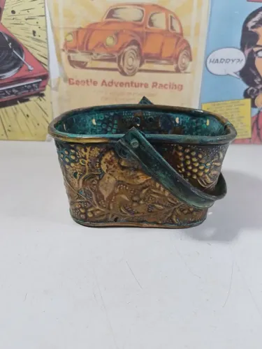 Cestinha de latão indiano para decorarar