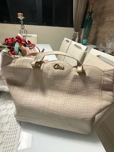 Bolsa Carmem Steffens em couro 