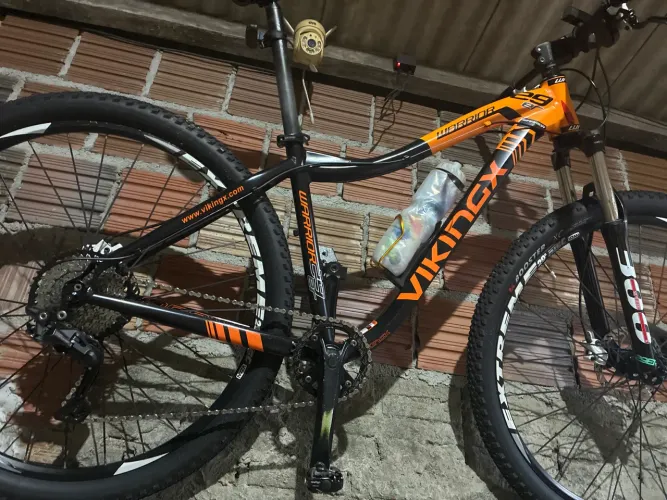 Mtb quadro 17 aro 29 kit shimano Deore de 10v freios hidráulicos,bicicleta revisada  