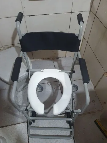 Cadeira de banho sanfoinada