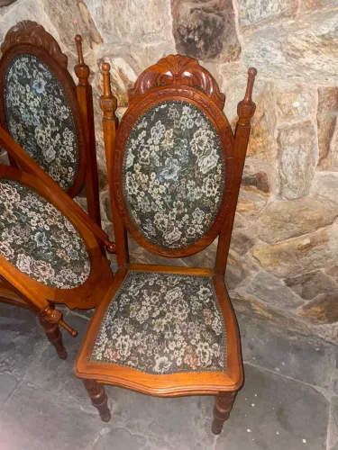 Cadeiras relíquia