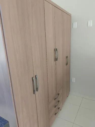 Guarda-roupa 06 portas