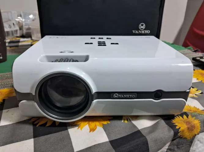 Projetor Vankio muito mais keiser mais suporte e tela