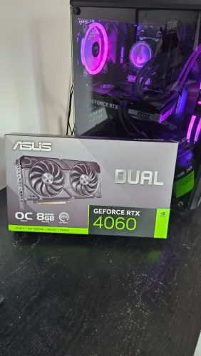 RTX 4060 8gb ASUS