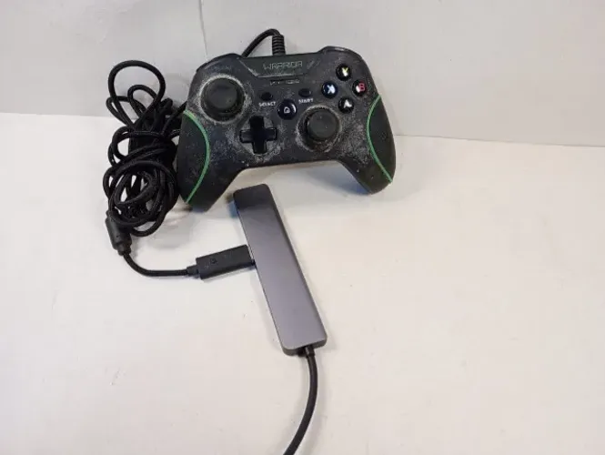 Controle Gamer Com Fio Warrior JS079 (PC e Xbox 360) - Para Peças / Reparo