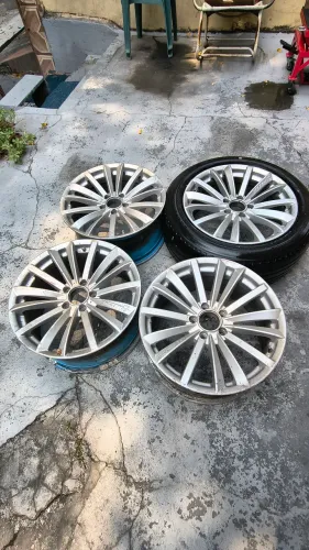 Vendo jogo de rodas 18"