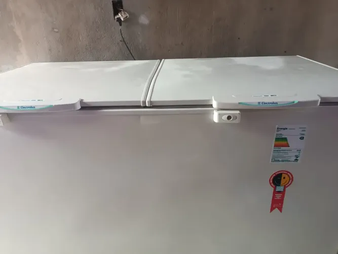Freezer Eletrolux semi nova