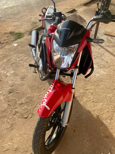 Vendo essa linda moto fan 2024