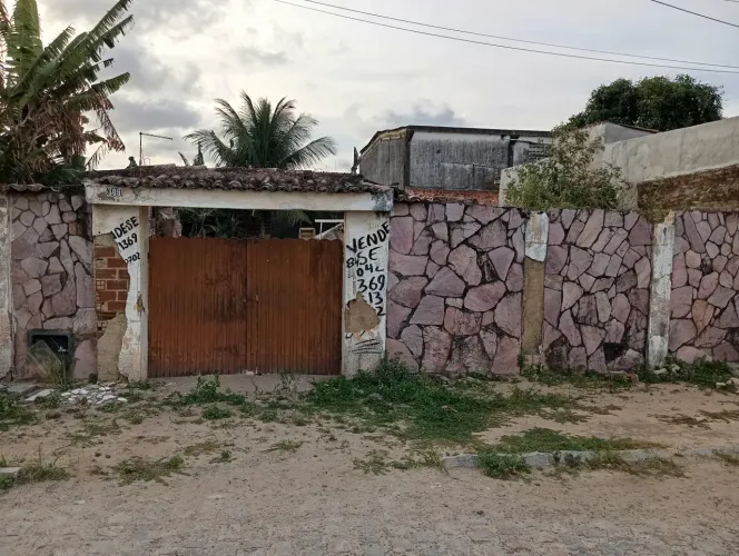 VENDO TERRENO NO CENTRO DE PARNAMIRIM, NO VALOR DE 110 MIL.