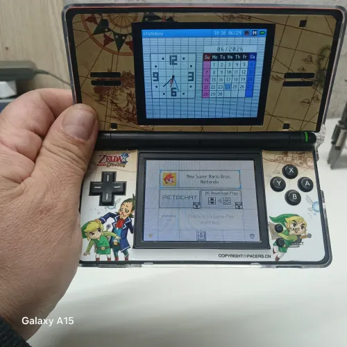 Vendo esse gamer um NINTENDO DS LITE ta semi novo mais dois jogos e o carregador 