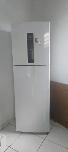 VENDO ESTA LINDA GELADEIRA ELETROLUX NOVA 20 NÃO TEM 1 MEIS DE USO