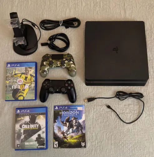 PLAYSTATION 4 SLIM + 2 CONTROLES + 3 JOGOS | R$ 1.400