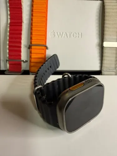 Apple Watch Ultra 49mm - (1ª Geração ) Titânio aeroespacial + Pulseiras