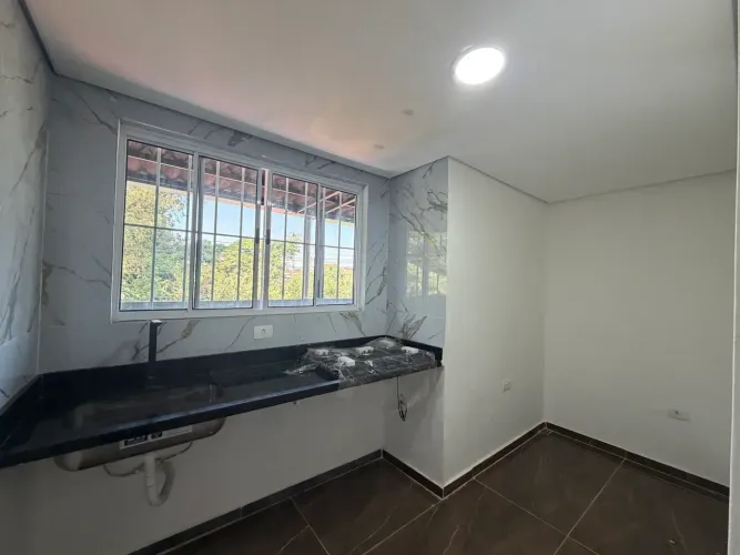 Imóvel para aluguel possui 40 metros quadrados com 2 quartos em Jardim Guarapiranga - São 