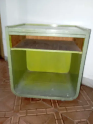 Mesinha dos anos 50.<br>Valor 250,00