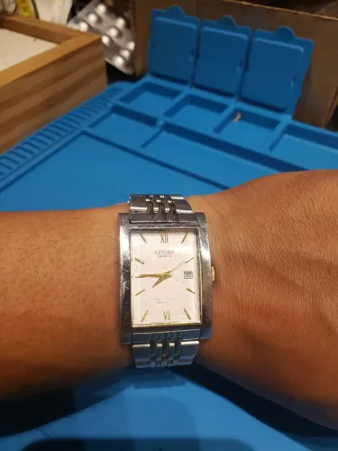 Relógio Citizen estilo Tank - R$ 450,00