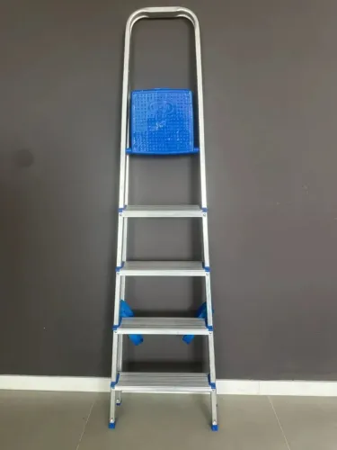 ESCADA DE ALUMINIO
