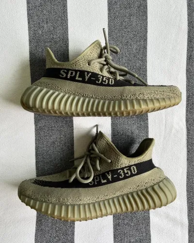 Tênis yeezy