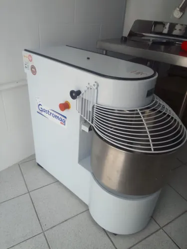 Masseira espiral 25kg (380V) Gastromaq MES25 trifásica - usada