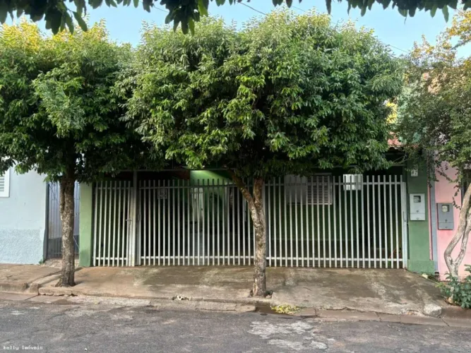 Casa para Venda em Martinópolis, Vila Alegrete, 3 dormitórios, 1 suíte, 2 banheiros, 3 vag