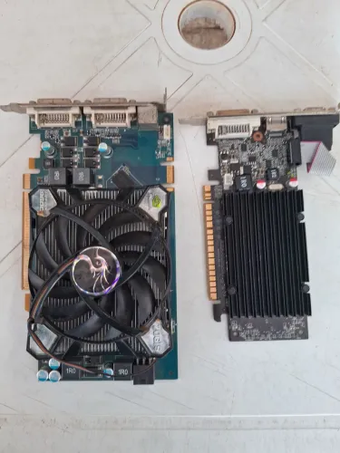 Vendo 2 Placa de vídeo uma com defeito e outra eu não sei como está R$ 149