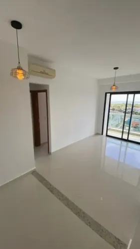 ACQUARELLE, PONTA NEGRA, ANDAR ALTO, VISTA P RIO, 2 QTOS S/ 1 SUÍTE, ARMÁRIOS E AR