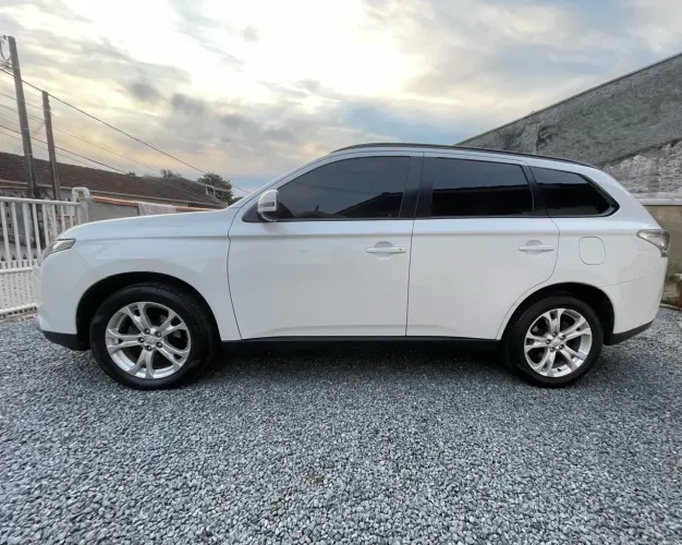Mitsubishi Outlander 2.0 16V 160cv Aut. 2015