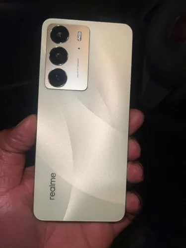 Realmi C75