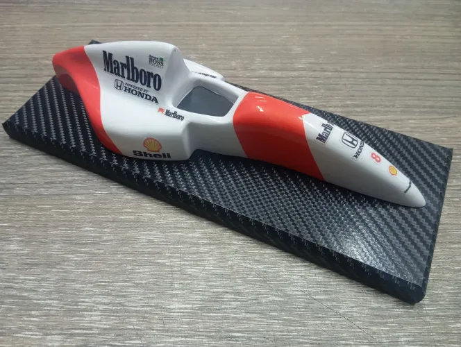 Escultura Formula 1 miniatura F1 Airton Senna