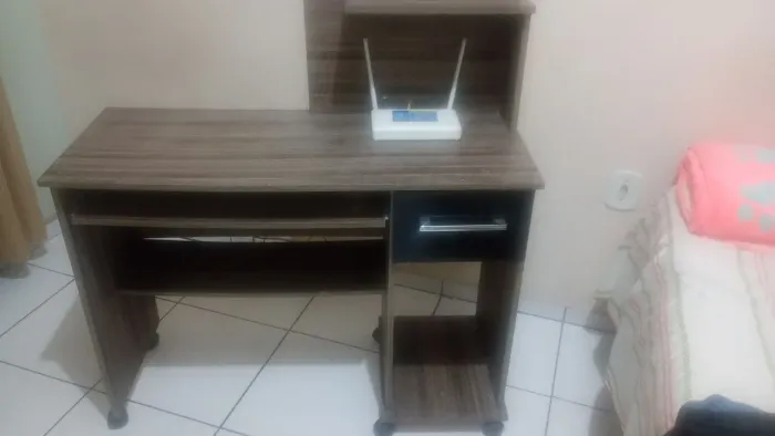 Vendo mesinha computador usada 70,00
