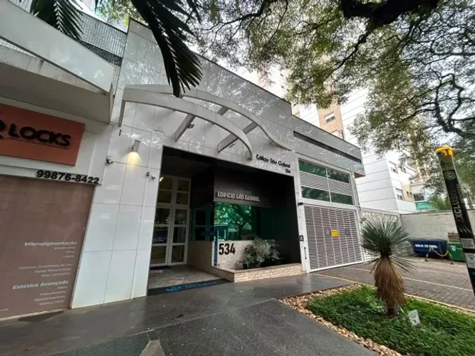 APARTAMENTO COM EXCELENTE LOCALIZAÇÃO