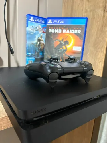 PlayStation 4 (PS4 Slim) - Excelente Estado