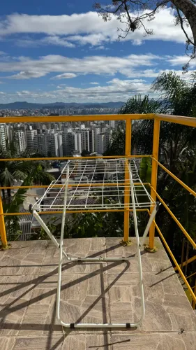 Varal de chão seminovo 