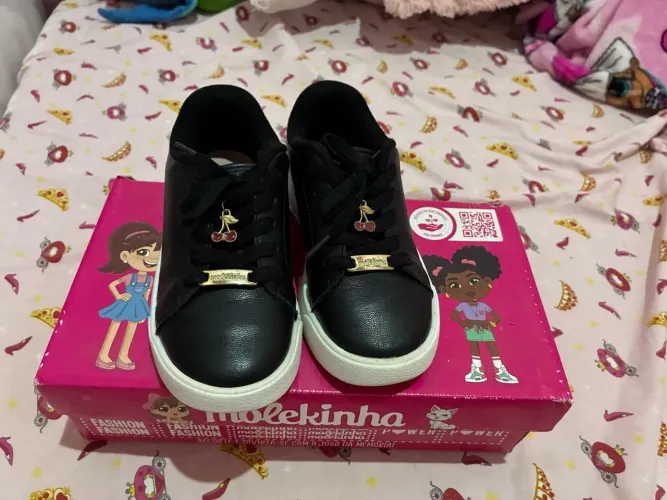 Tênis preto molekinha