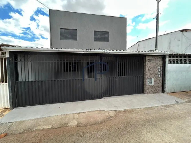 QNQ 4 Conjunto 16 - ALUGA-SE CASA SUPERIOR COM 02 QUARTOS NA QNQ - CEILÂNDIA NORTE / DF