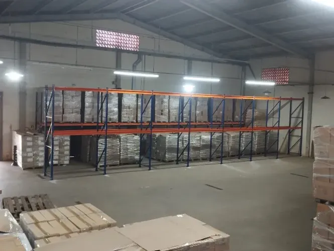 Prateleira para material de construção