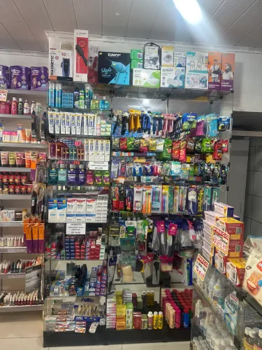 Prateleiras de vidro montadas!