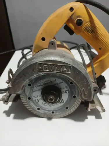 Serra Circular Dewalt 220vlt (usada)