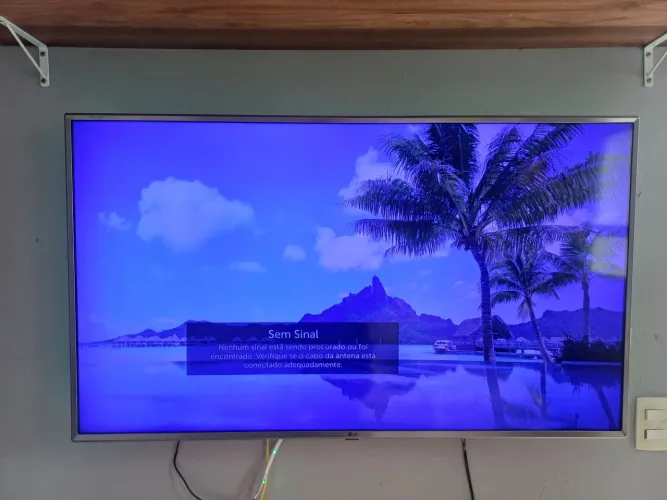 Troco tv lg 43 tela esta meia azulada para quem tiver interesse 