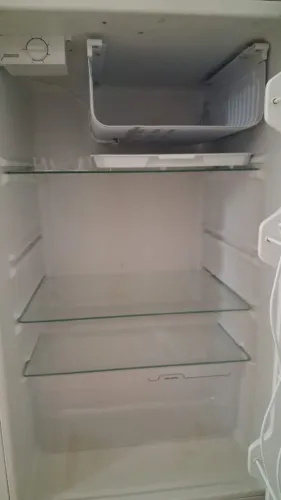 Frigobar Midea c/ conversor de voltagem