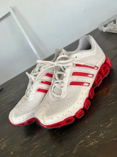 Tênis Adidas Megaride