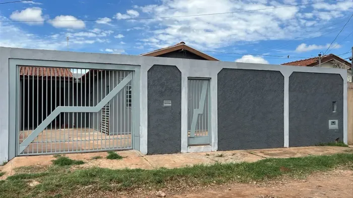 Imóvel para aluguel possui 200 metros quadrados com 3 quartos
