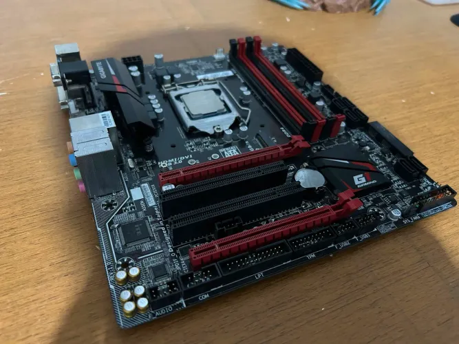 Kit placa mãe b150m gaming 3 + i3 7100