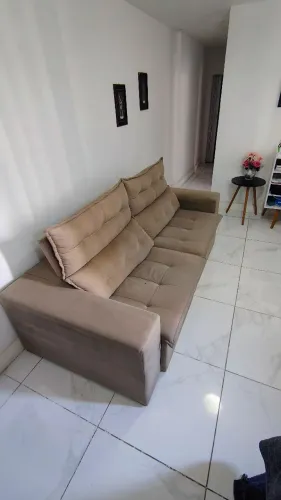 Sofá grande cor bege retrátil 4 lugares Curicica Camorim Barra Olímpica usado