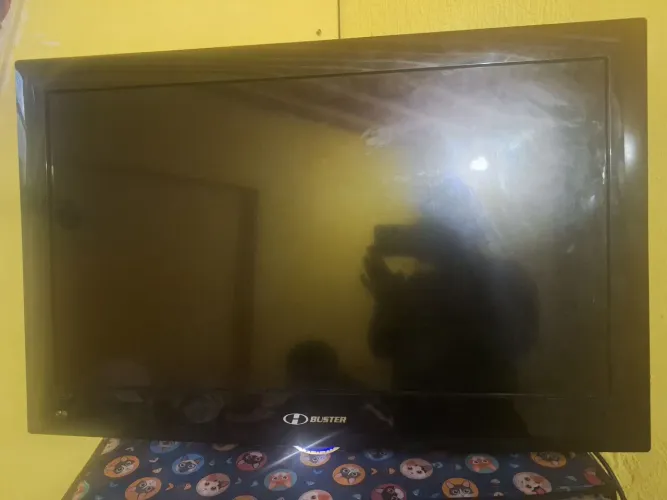 TV H-Buster em Perfeito Estado - Tela Linda e Som Ótimo