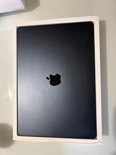 MacBook m2 15 pol