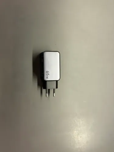 Fonte de carga 65 W