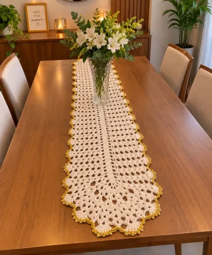 Trilho de mesa em crochê Tam:1,24metro lindo