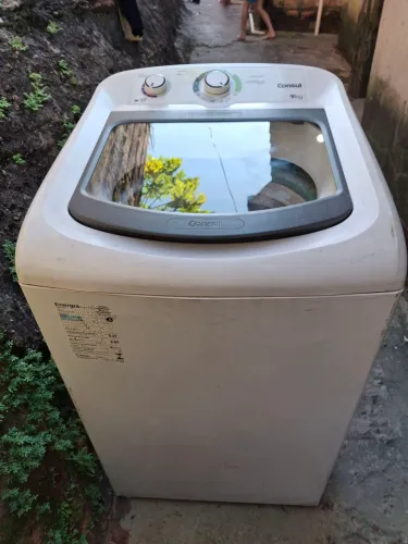 Vendo máquina de lavar 9kg funcionando Muito bem ENTREGO.