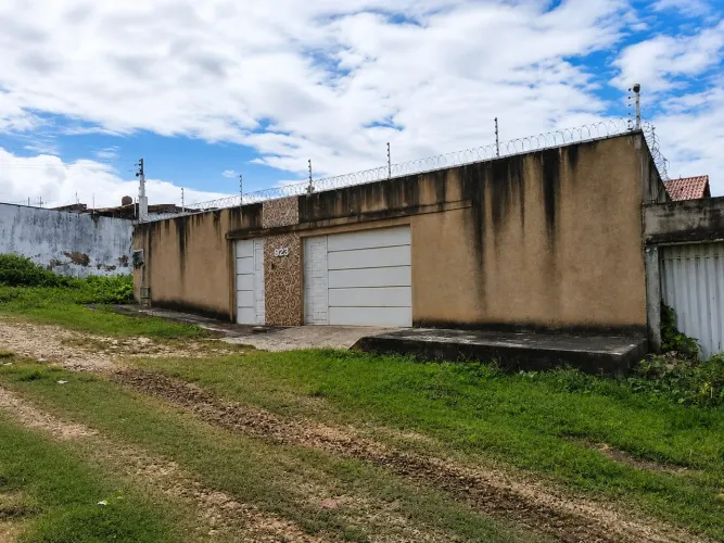 Casa no NOVO JUAZEIRO em Juazeiro do Norte/CE - Caixa 1444411881259